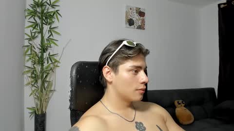 Snapshot of gio_russo chatting on February 24, 2025, 6:38 am GioRusso online show from February 24, 2025, 6:38 am