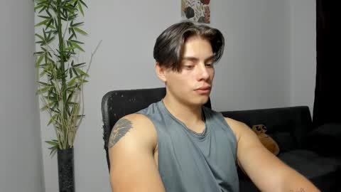 Snapshot of gio_russo chatting on February 26, 2025, 11:04 pm GioRusso online show from February 26, 2025, 11:04 pm