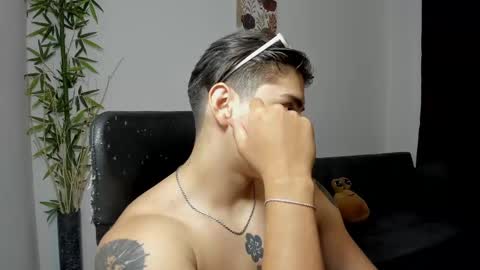 Snapshot of gio_russo chatting on February 28, 2025, 5:26 am GioRusso online show from February 28, 2025, 5:26 am