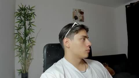 Snapshot of gio_russo chatting on March 3, 2025, 2:47 am GioRusso online show from March 3, 2025, 2:47 am