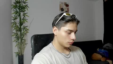 Snapshot of gio_russo chatting on March 6, 2025, 2:41 am GioRusso online show from March 6, 2025, 2:41 am