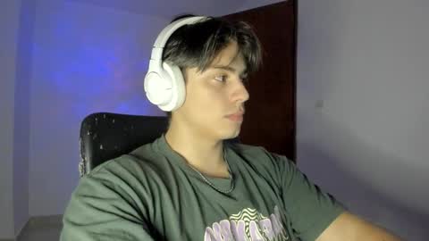 Snapshot of gio_russo chatting on September 28, 2025, 10:48 pm GioRusso online show from September 28, 2025, 10:48 pm