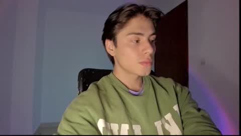 Snapshot of gio_russo chatting on October 17, 2025, 4:59 am GioRusso online show from October 17, 2025, 4:59 am