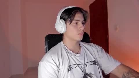 Snapshot of gio_russo chatting on October 31, 2025, 6:25 am GioRusso online show from October 31, 2025, 6:25 am