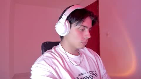 Snapshot of gio_russo chatting on November 4, 2025, 8:41 pm GioRusso online show from November 4, 2025, 8:41 pm