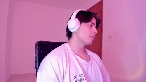 Snapshot of gio_russo chatting on November 8, 2025, 8:18 pm GioRusso online show from November 8, 2025, 8:18 pm