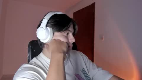 Snapshot of gio_russo chatting on November 15, 2025, 10:37 pm GioRusso online show from November 15, 2025, 10:37 pm