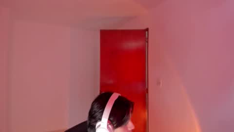 Snapshot of gio_russo chatting on November 19, 2025, 7:14 pm GioRusso online show from November 19, 2025, 7:14 pm