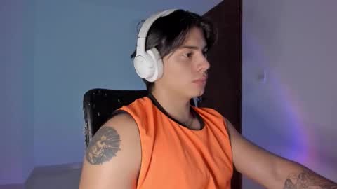 Snapshot of gio_russo chatting on November 20, 2025, 11:59 pm GioRusso online show from November 20, 2025, 11:59 pm