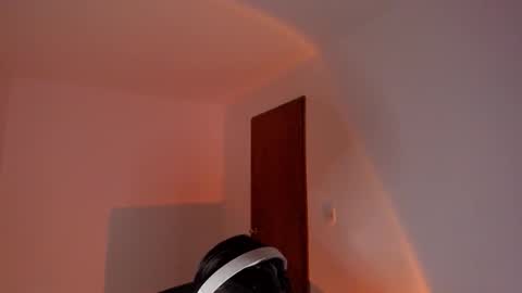 Snapshot of gio_russo chatting on November 28, 2025, 12:02 am GioRusso online show from November 28, 2025, 12:02 am