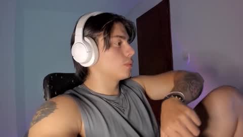 Snapshot of gio_russo chatting on December 5, 2025, 12:41 am GioRusso online show from December 5, 2025, 12:41 am