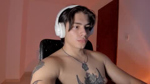 Snapshot of gio_russo chatting on December 15, 2025, 10:58 pm GioRusso online show from December 15, 2025, 10:58 pm