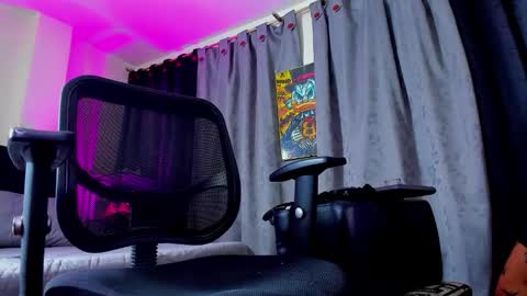 GIOMAR REYES online show from February 15, 2026, 7:51 am