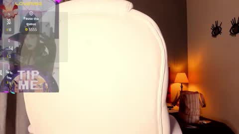 Giovanna  online show from November 2, 2025, 7:22 am