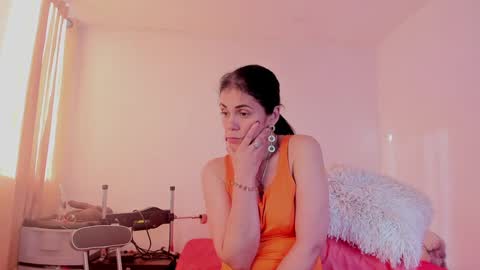 Girasol Walton online show from February 6, 2025, 12:26 pm