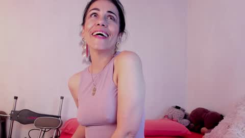 Girasol Walton online show from February 8, 2025, 1:22 pm