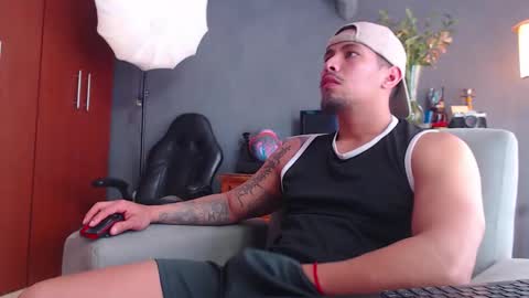 piggy boy online show from October 23, 2025, 6:39 pm