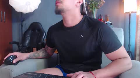 piggy boy online show from November 5, 2025, 9:15 pm