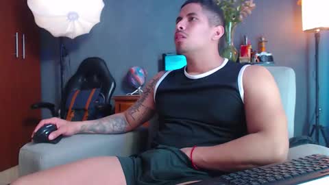 piggy boy online show from November 13, 2025, 8:52 pm