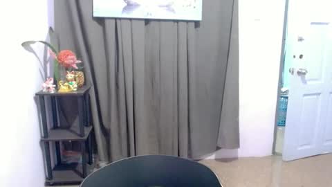 Snapshot of girl4u_aieshaxoxo chatting on November 24, 2025, 6:40 pm Aisha online show from November 24, 2025, 6:40 pm