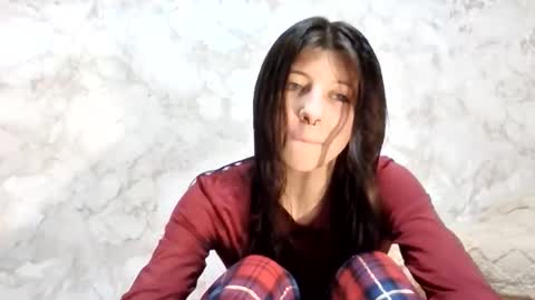 girl_cute007 online show from February 13, 2026, 8:05 pm