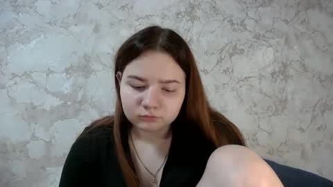 girl_cute07 online show from April 15, 2026, 8:09 pm