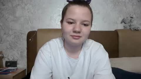 girl_cute07 online show from May 16, 2026, 7:45 pm