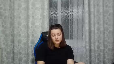 girl_leya online show from January 31, 2025, 10:10 pm