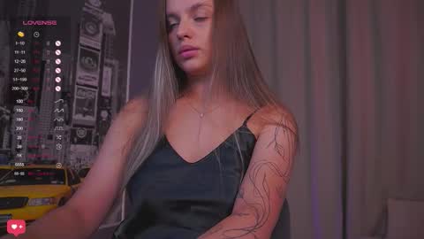 Snapshot of girl_peach_ chatting on September 13, 2025, 6:29 pm Kate online show from September 13, 2025, 6:29 pm