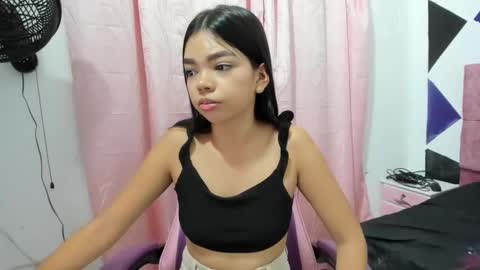 girl_princess18 online show from October 27, 2025, 9:24 am