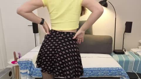 Girlfriend online show from April 24, 2026, 3:03 pm