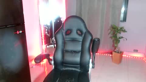 Snapshot of girlhot_tss chatting on February 23, 2025, 5:45 am Ariana Sophia. online show from February 23, 2025, 5:45 am