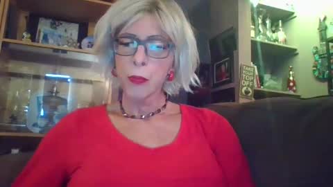 Snapshot of girlinrock chatting on September 22, 2025, 12:56 am Girlinrock online show from September 22, 2025, 12:56 am