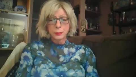 Snapshot of girlinrock chatting on February 1, 2026, 1:48 am Girlinrock online show from February 1, 2026, 1:48 am