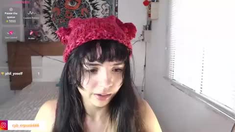 Snapshot of girlredkush chatting on June 17, 2026, 6:09 pm Ann online show from June 17, 2026, 6:09 pm
