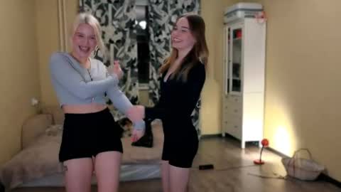 Nicky and Eva go hard  online show from October 16, 2025, 4:30 pm