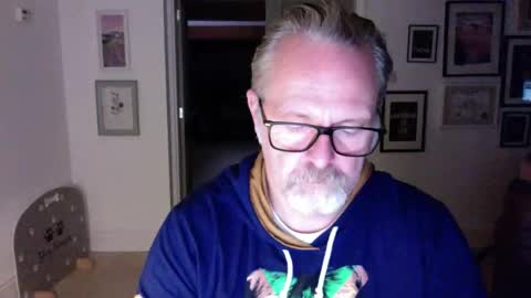 Snapshot of girlsandbikes chatting on March 17, 2026, 12:48 am girlsandbikes online show from March 17, 2026, 12:48 am