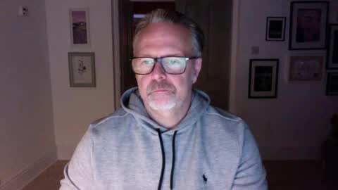 Snapshot of girlsandbikes chatting on March 28, 2026, 12:21 am girlsandbikes online show from March 28, 2026, 12:21 am