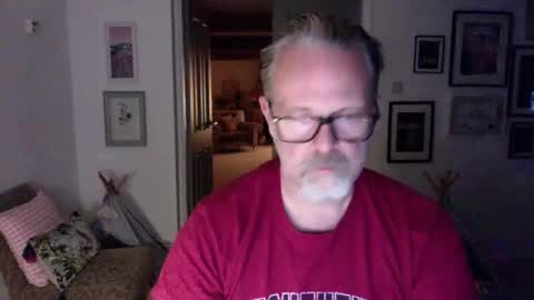 Snapshot of girlsandbikes chatting on April 17, 2026, 10:46 pm girlsandbikes online show from April 17, 2026, 10:46 pm