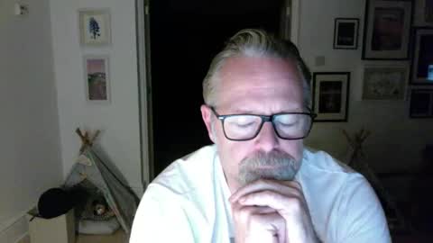 Snapshot of girlsandbikes chatting on April 24, 2026, 11:07 pm girlsandbikes online show from April 24, 2026, 11:07 pm