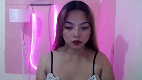Snapshot of girlthatuneedxxx chatting on March 1, 2025, 4:04 am Rhaine online show from March 1, 2025, 4:04 am