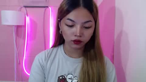 Snapshot of girlthatuneedxxx chatting on March 2, 2025, 1:36 am Rhaine online show from March 2, 2025, 1:36 am