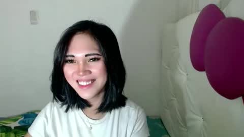 Divine online show from October 13, 2025, 4:12 am