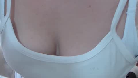 Snapshot of girlvictoria chatting on November 4, 2025, 4:17 pm Victoria online show from November 4, 2025, 4:17 pm