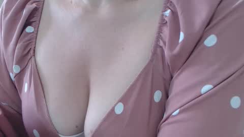 Snapshot of girlvictoria chatting on November 26, 2025, 1:01 pm Victoria online show from November 26, 2025, 1:01 pm