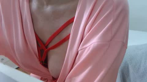 Snapshot of girlvictoria chatting on November 30, 2025, 2:32 pm Victoria online show from November 30, 2025, 2:32 pm