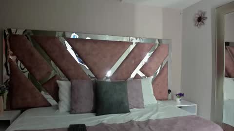     online show from October 29, 2025, 10:39 am