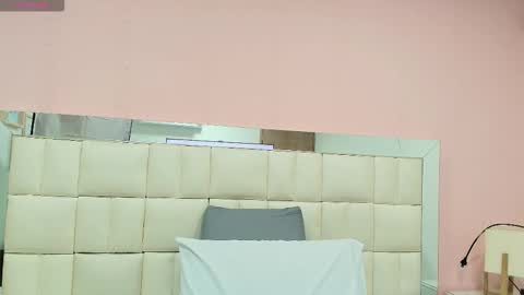 Snapshot of gisell_gomez chatting on November 23, 2025, 12:49 pm Gisell online show from November 23, 2025, 12:49 pm