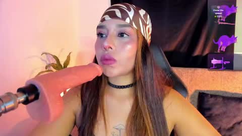 Snapshot of giselle_messydoll chatting on May 3, 2026, 1:55 am Giselle online show from May 3, 2026, 1:55 am