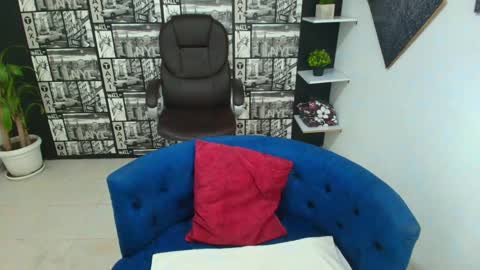 Snapshot of gissel_angel chatting on October 13, 2025, 8:31 pm Gissel angel online show from October 13, 2025, 8:31 pm